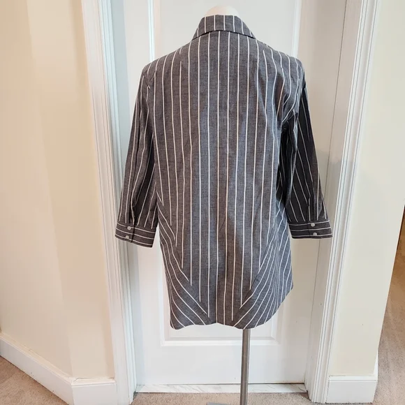 Finley gray white stripes button down shirt medium - Picture 2 of 6